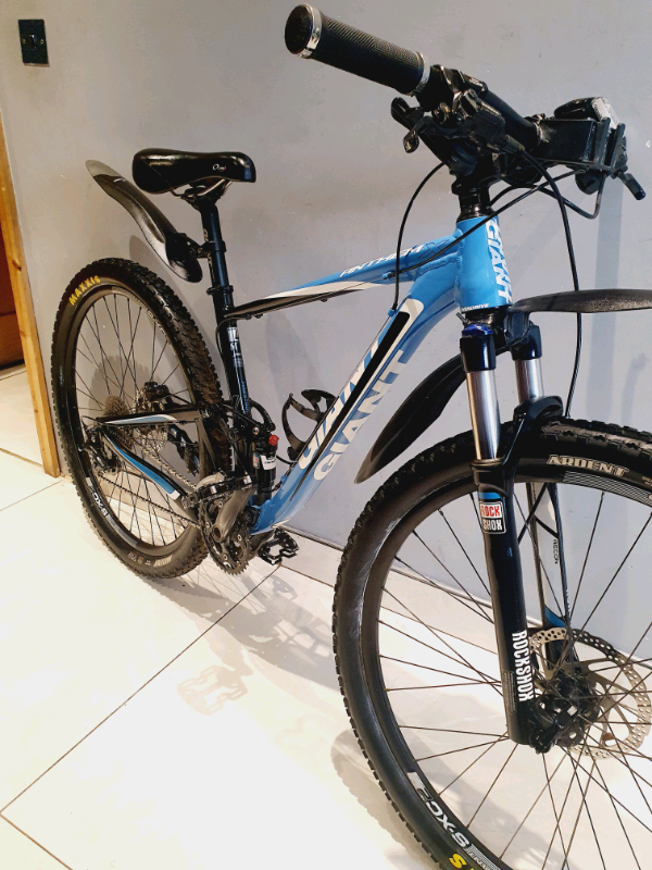 GIANT FULL SUSPENSION BIKE | in Slough 